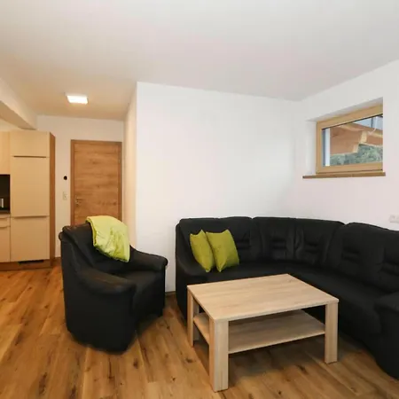 Apartamento In Aschau Near Climbing Center Aschau Im Zillertal